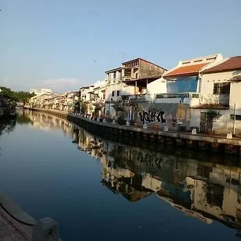Hotel By The River Malacca Aparthotel